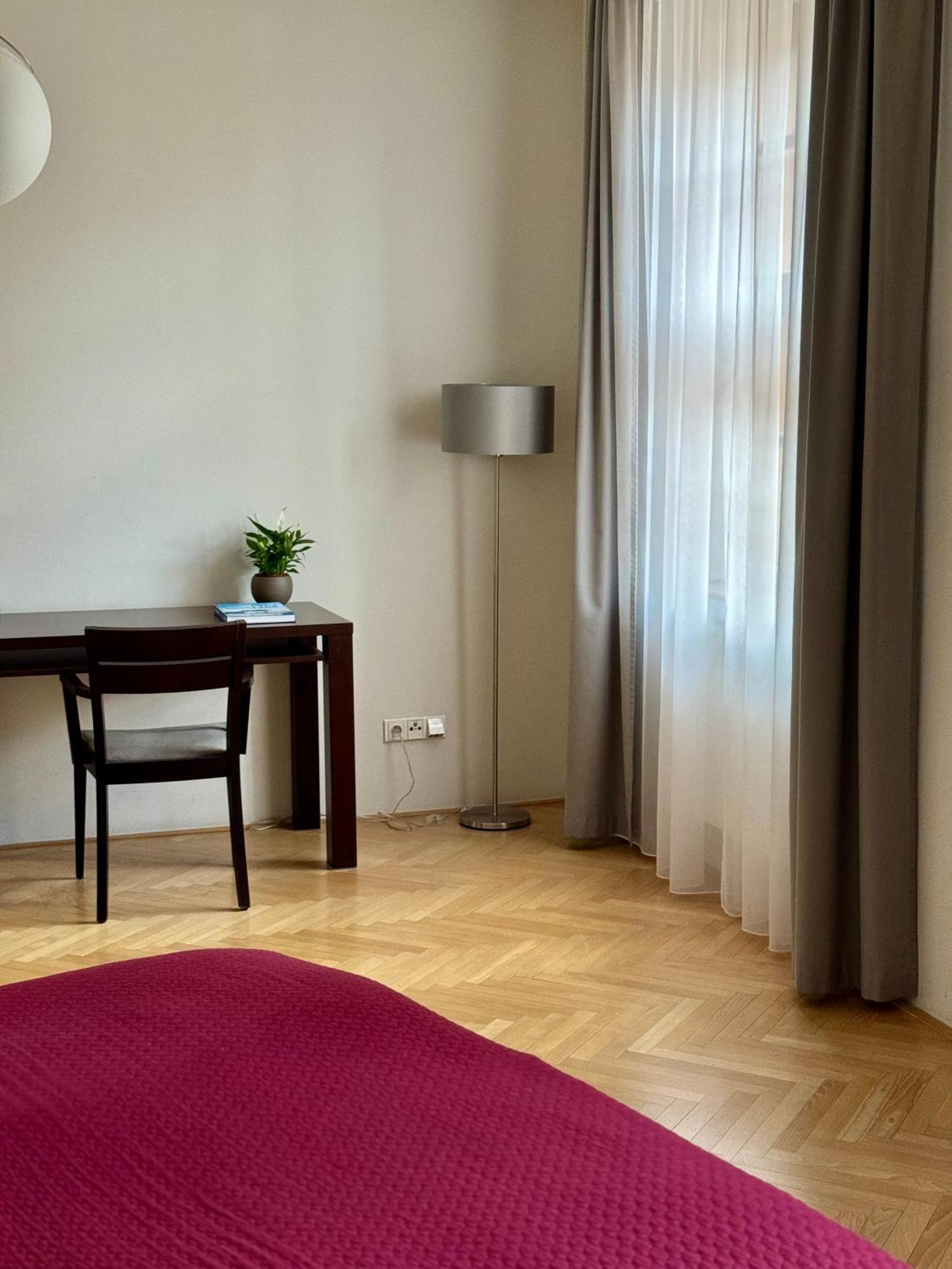 Aparthotel Rezidence Ostrovní Praga Exterior foto